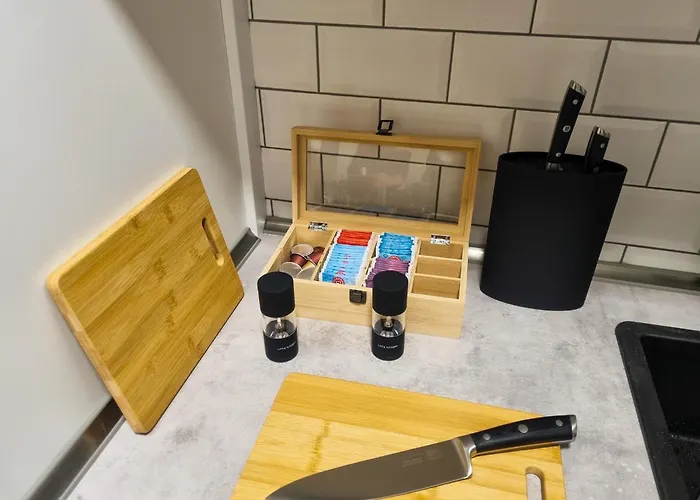 Maremar - Design Im Zentrum - 2 Schlafzimmer - Luxus Boxspringbetten - Kueche - Arbeitsplaetze & Highspeed Wlan - Balkon
