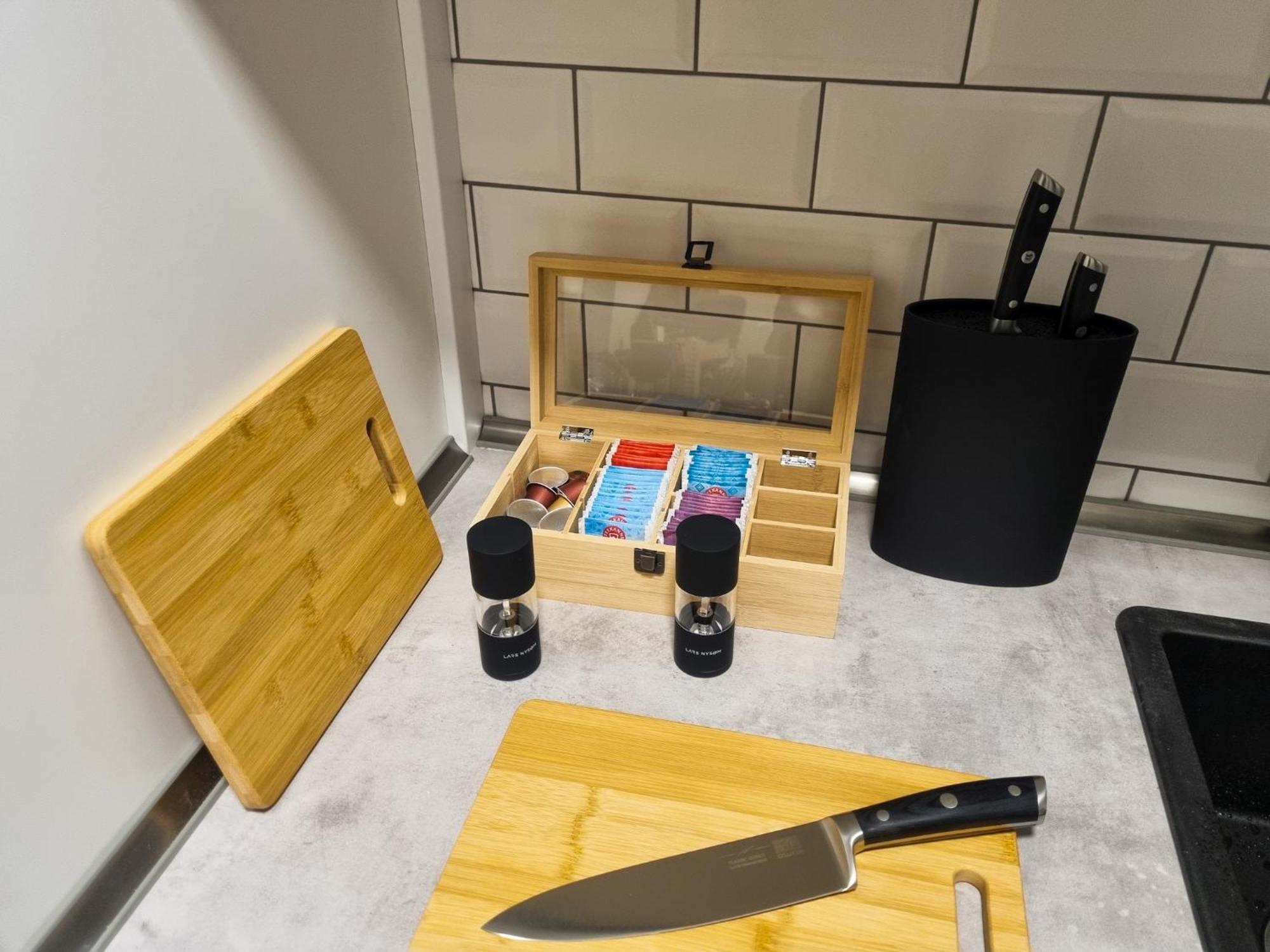 Apartment Maremar - Design Im Zentrum - 2 Schlafzimmer - Luxus Boxspringbetten - Kueche - Arbeitsplaetze & Highspeed Wlan - Balkon Braunschweig