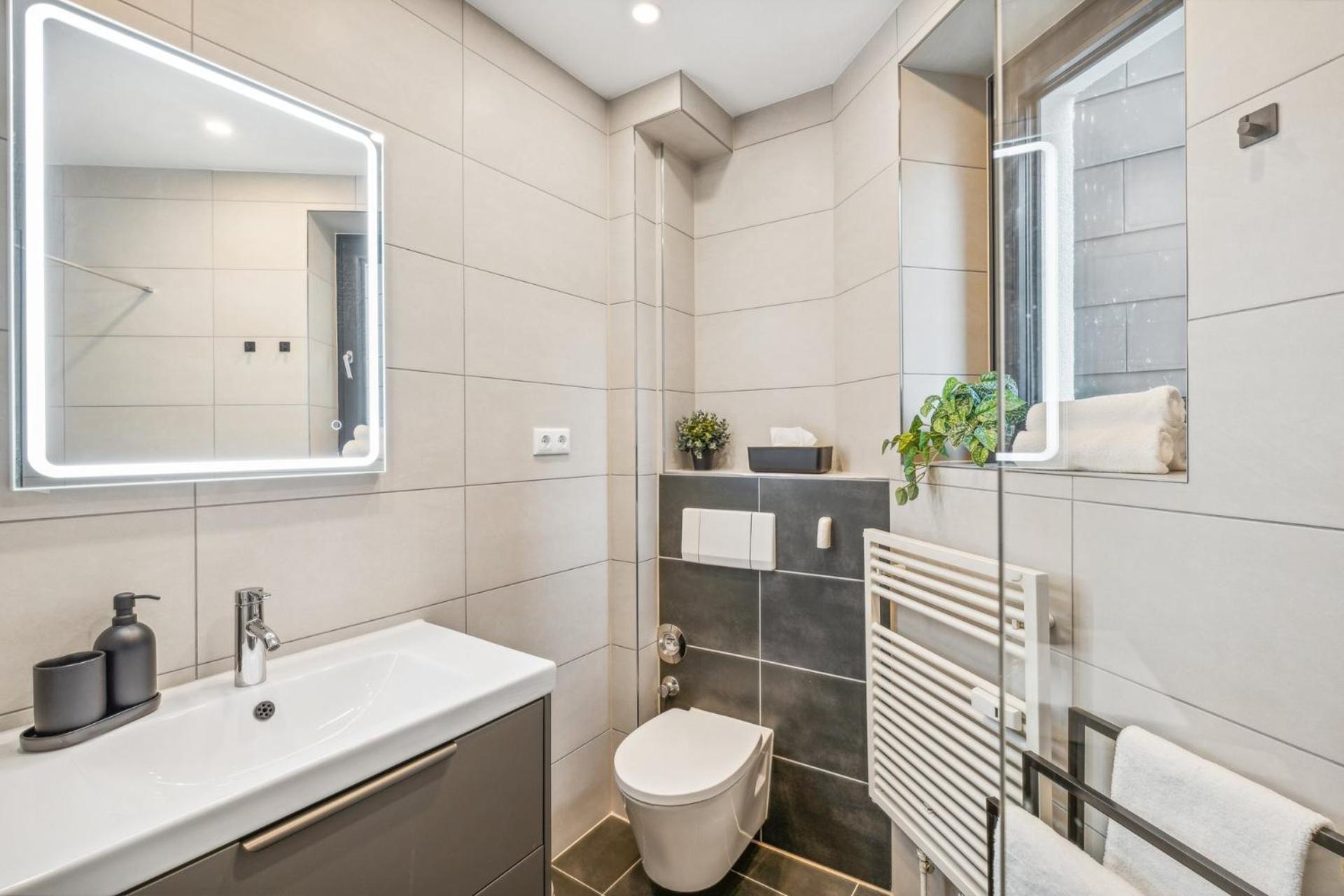 Apartment Maremar - Design Im Zentrum - 2 Schlafzimmer - Luxus Boxspringbetten - Kueche - Arbeitsplaetze & Highspeed Wlan - Balkon